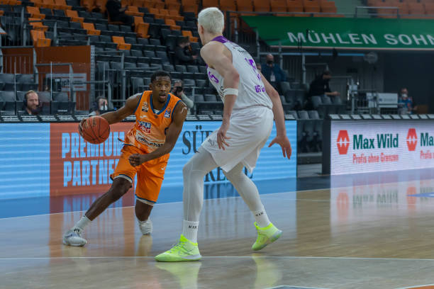 正略带顽皮 正略带顽皮